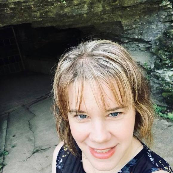 Meet your Posher, Jennifer - Picture 1 of 1